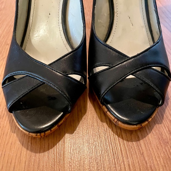 Anne Klein Black Leather Peekaboo Toe, High heels, size 8 - Picture 4 of 5
